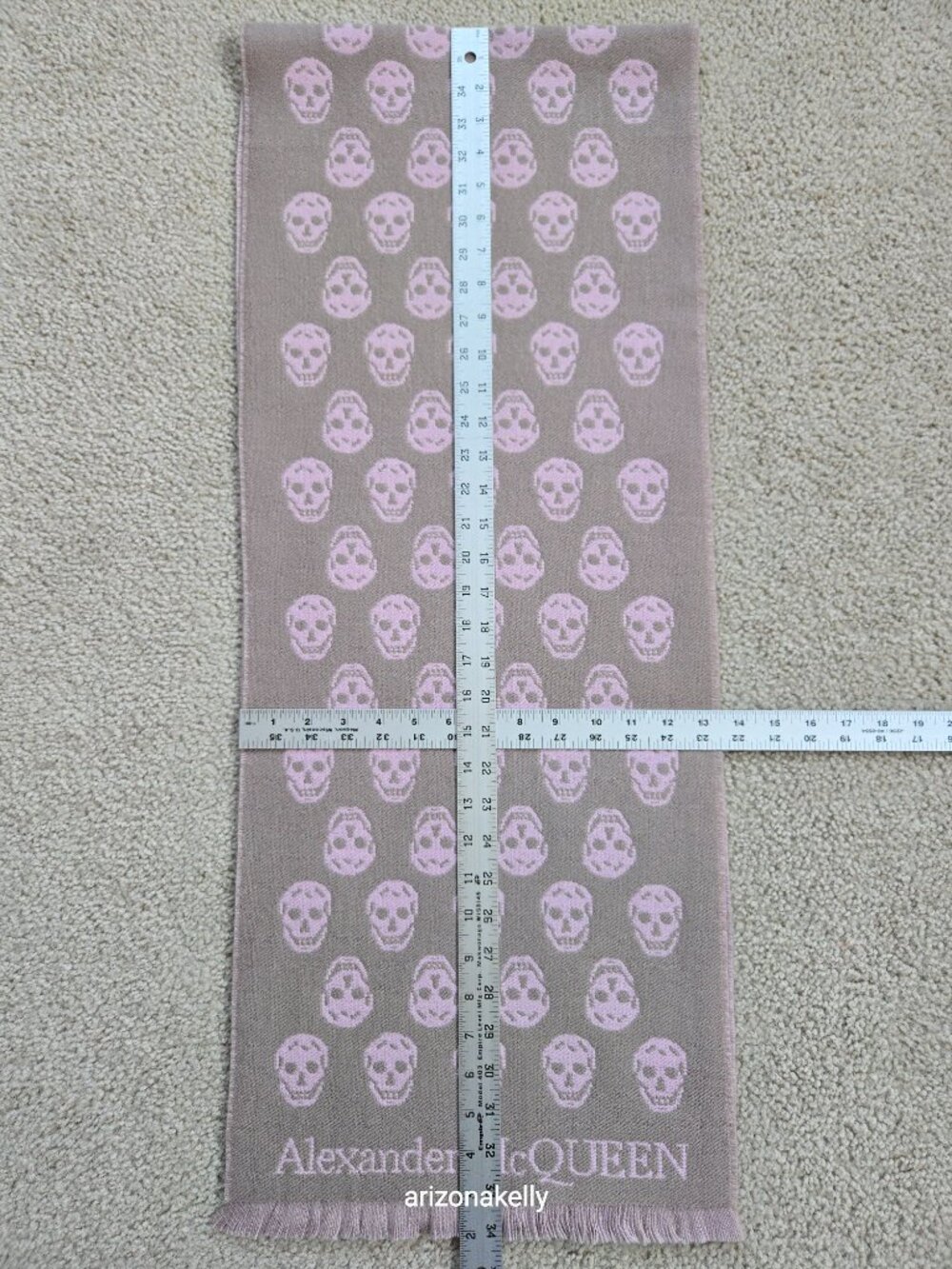NWOT  McQueen Reversible Skull Scarf 100% Jacquard Wool PINK & TAUPE - Picture 11 of 14
